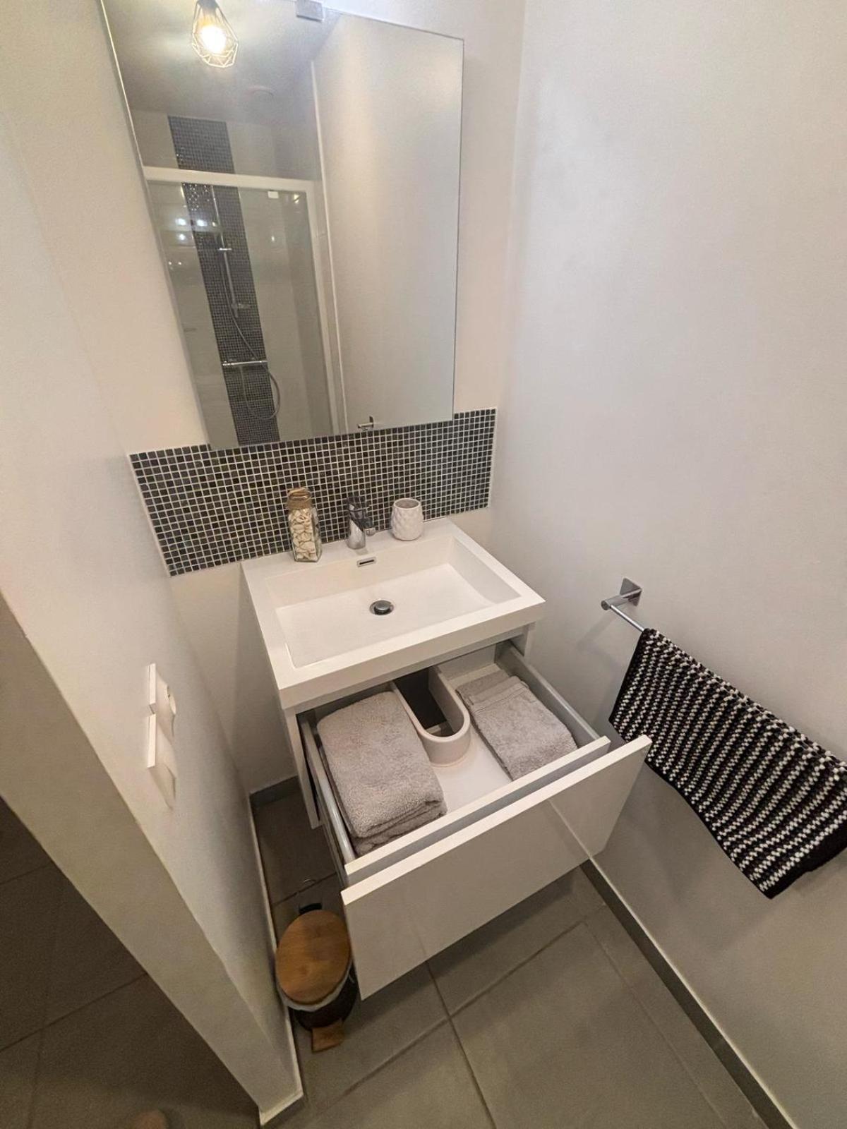 Appartement En Aveyron Aubin  Экстерьер фото